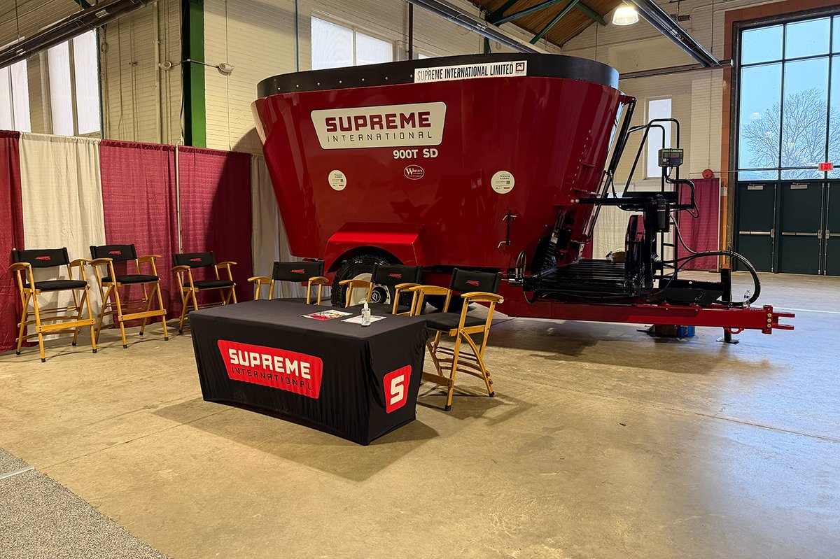 SupremeInternational tweet media