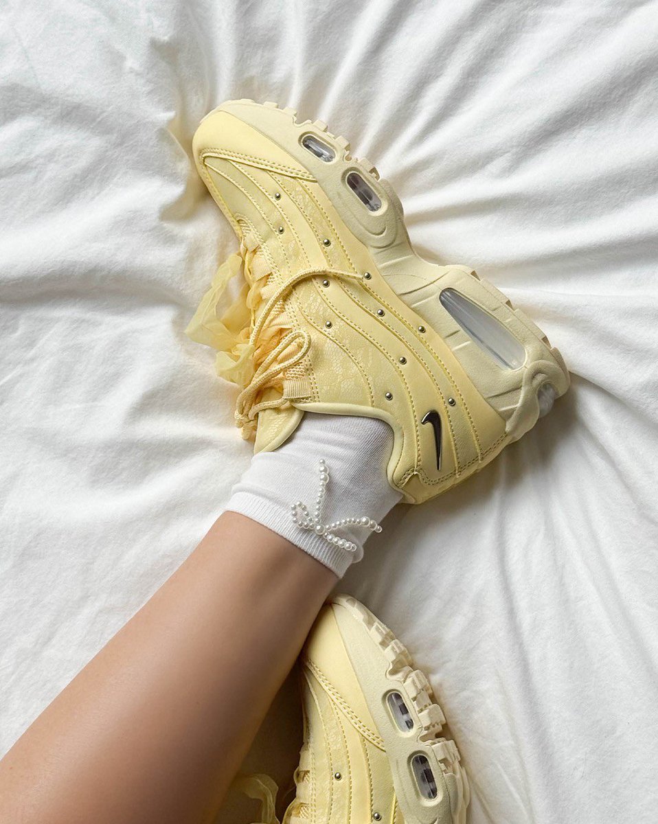 insanesneaker's tweet photo. Nike Air Max 95 “Soft Yellow” (2026) ✨ https://t.co/4QNicCG5N1