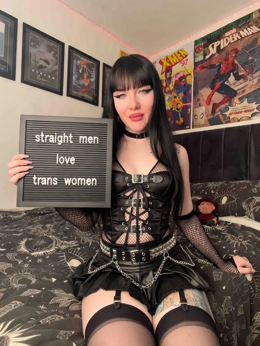 Winter 🖤 tweet media