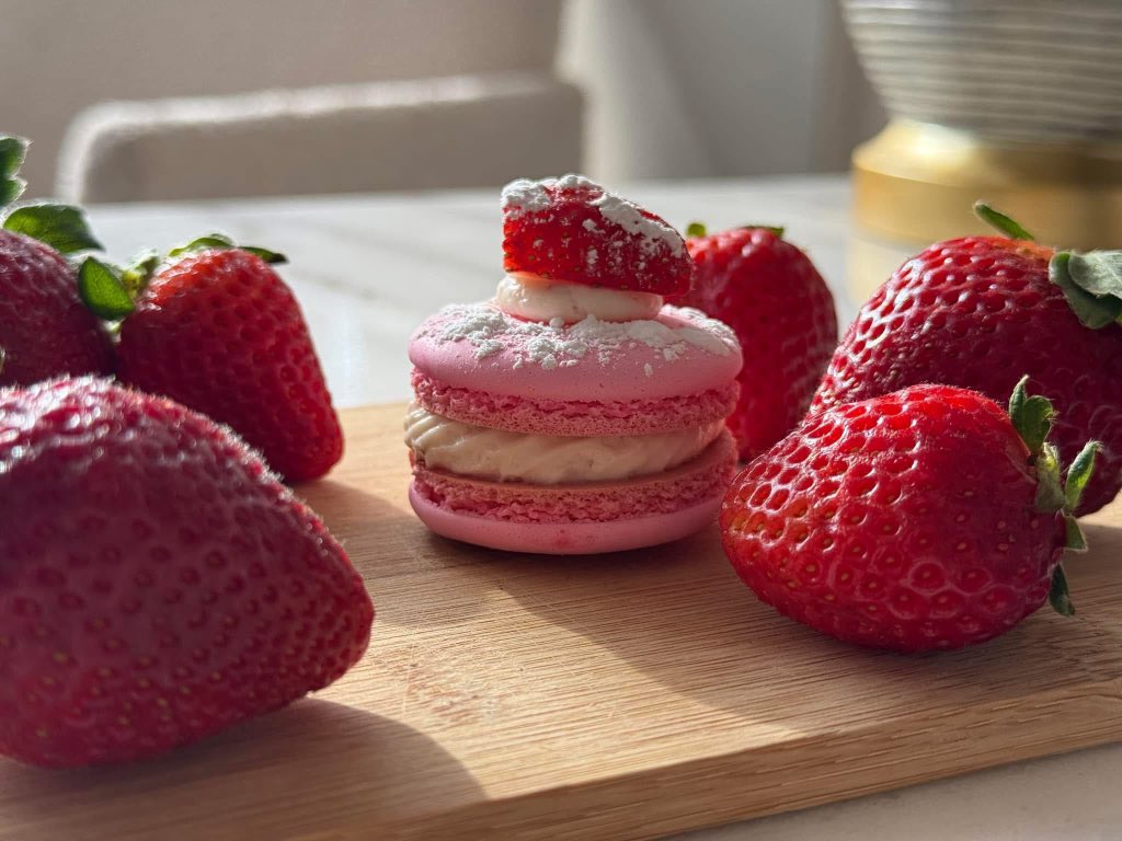 MonCheri8977's tweet photo. https://t.co/mFHdGNQ0hw
🥳 Celebrate every moment with our scrumptious macarons! They are the perfect indulgence for parties or just a cozy evening at home. 🍰 Head over to https://t.co/9ho4R4bHv4 and grab yours today! Tag a friend who needs to try these delicious bites! 💕 https://t.co/psLcw3YWPp