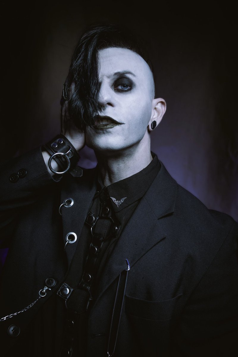 kreepeetz's tweet photo. 🦇🥀 https://t.co/gRyU0qSM0D