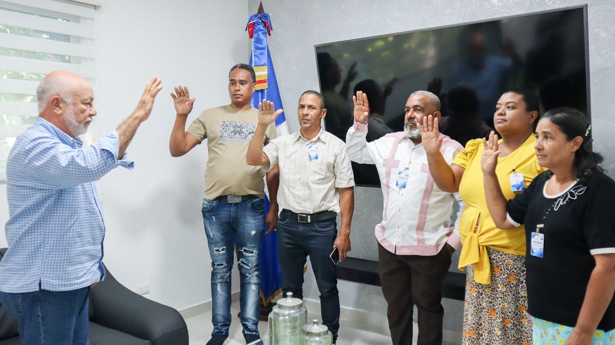 PtoPtaAlMinuto's tweet photo. CORAAPPLATA conforma comité que gestionará acueducto comunitario de El Aguacate, en Yásica https://t.co/vf6xBamory vía https://t.co/qnwSMRqUd5 https://t.co/oSCGu9SXWU