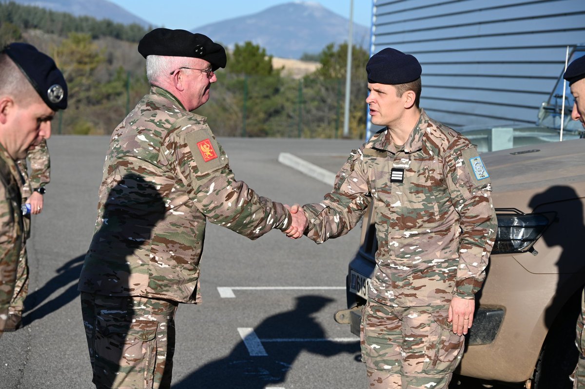 1RCA_canjuers's tweet photo. Le #1RCA a accueilli le GDI Le Roux commandant le @COM_ECIA à l'occasion d'une visite de commandement à #Canjuers.
Au programme : démonstrations et échanges avec les spécialistes de la préparation opérationnelle. https://t.co/fZvCXwbiyB