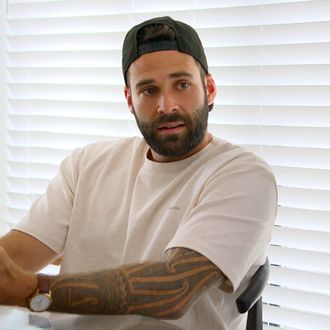 The more he talks, the more I hate him
Love is Blind... Austin?
#LoveIsBlind #LoveIsBlindS10 #LoveIsBlindSeason10 #LoveIsBlindOhio