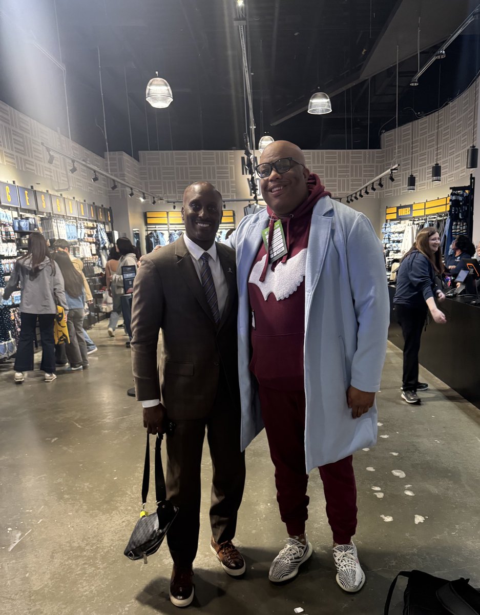 👑 Brandon “Scoop B” Robinson tweet media