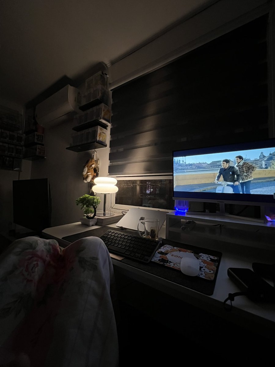 goodboy548's tweet photo. tara cuddle 🎬 https://t.co/QAT1IkLdoU