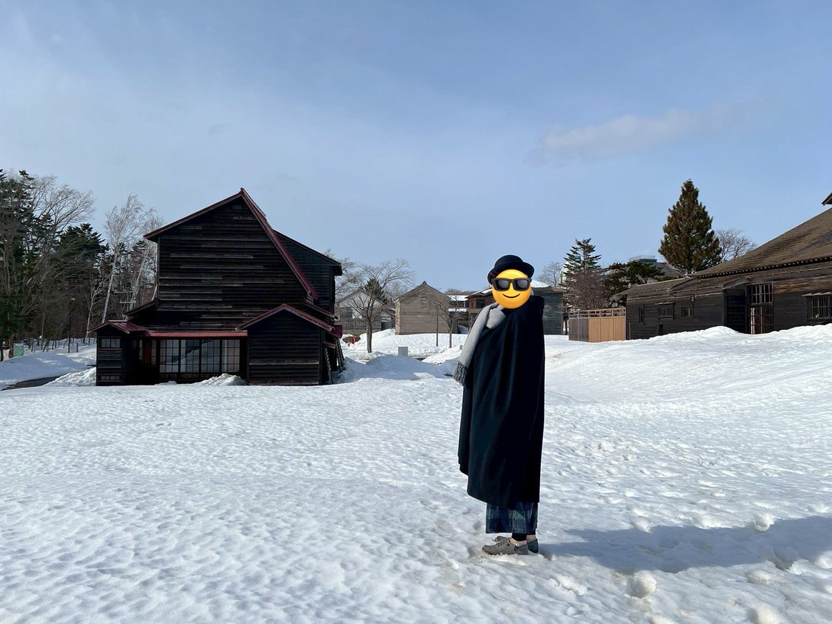 Kilinbeer's tweet photo. 印象深かったのはホッケ…！！おいしかった…！！
監獄メシおいしかった〜

開拓の村で借りた明治の衣装。。マントあったかかった😋あと何しても遠い広いスケール感すごかった…✨ https://t.co/9flJNl3TDe