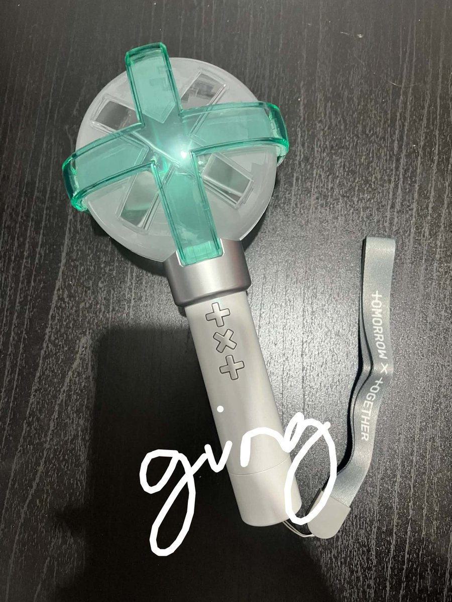 onlystanlegends's tweet photo. hi, MOAhals! interest check ic wtr willing to rent 

MOA bong version 1 &amp; 2 - 500 ea

ver 1 is from me &amp; ver 2 is from my friend, @pathreeese

Meet-up only on d-day. Thank you.  💙

Location: Angeles City, Pampanga

#DunkinPH_TXT #DunkinPH_WondersAt553 #TOMORROW_X_TOGETHER #TXT https://t.co/WtBlVzVzqB