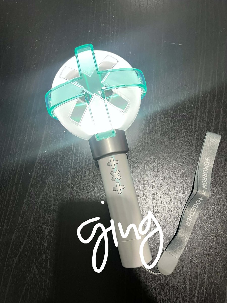 onlystanlegends's tweet photo. hi, MOAhals! interest check ic wtr willing to rent 

MOA bong version 1 &amp; 2 - 500 ea

ver 1 is from me &amp; ver 2 is from my friend, @pathreeese

Meet-up only on d-day. Thank you.  💙

Location: Angeles City, Pampanga

#DunkinPH_TXT #DunkinPH_WondersAt553 #TOMORROW_X_TOGETHER #TXT https://t.co/WtBlVzVzqB