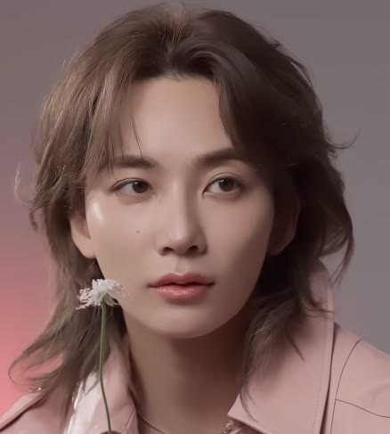 Pattyntf's tweet photo. Voy a crear un au donde Scoups es el ceo de una empresa y Jeonghan es un modelo que trabaja ahí 
Se vuelven novios y así https://t.co/sHUOl2NlOE