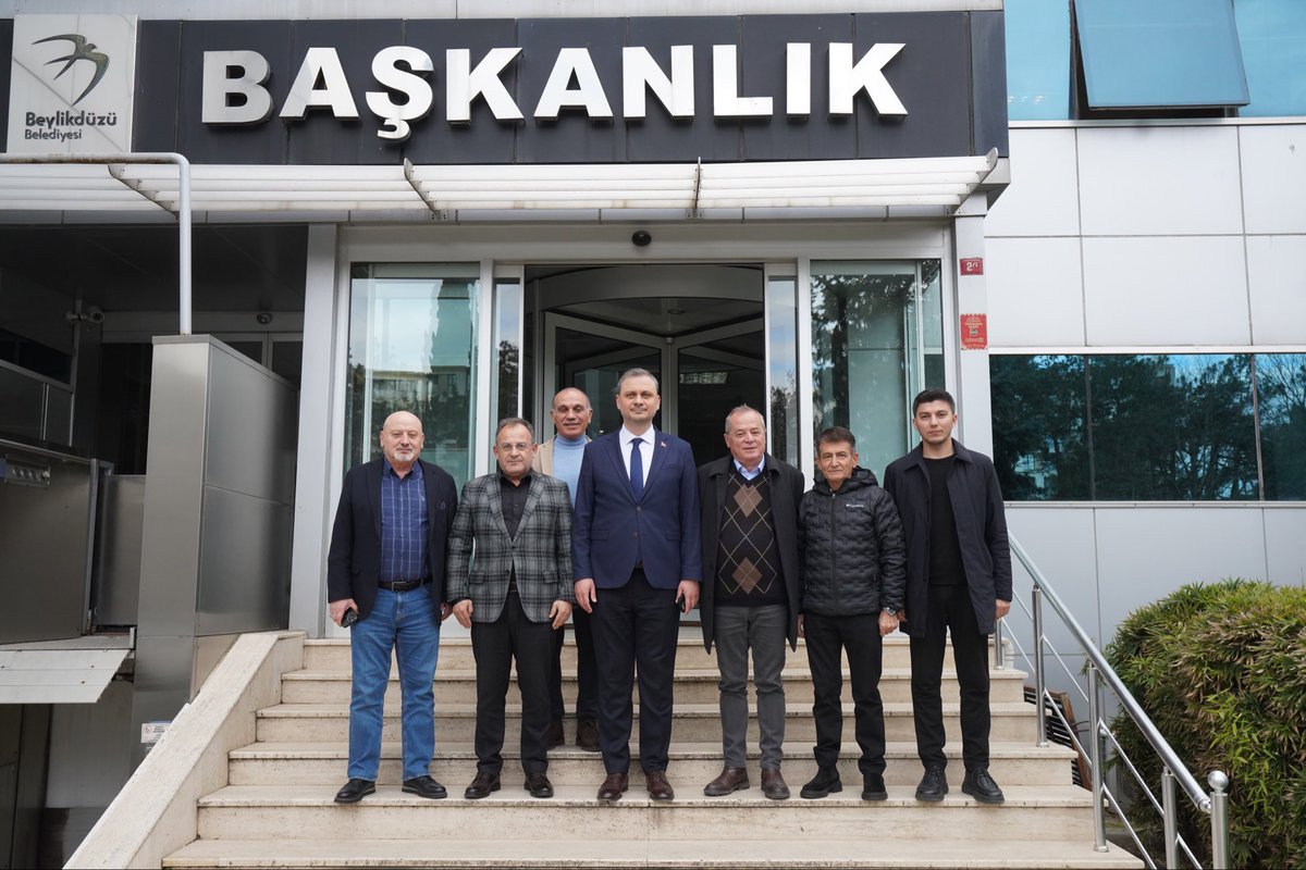mulayimdemirtas's tweet photo. Cumhuriyet Halk Partisi Trabzon İl Başkanı Mustafa Bak ilçemizi ziyaret etti. Nazik ziyaretinde hem yerel çalışmalarımızı hem de ülke gündemini değerlendirme fırsatı bulduk. Örgütlü mücadelemize güç ve moral katan bu buluşma için kendisine teşekkür ediyor; dayanışma içinde, kararlılıkla yol yürümeye devam ediyoruz.