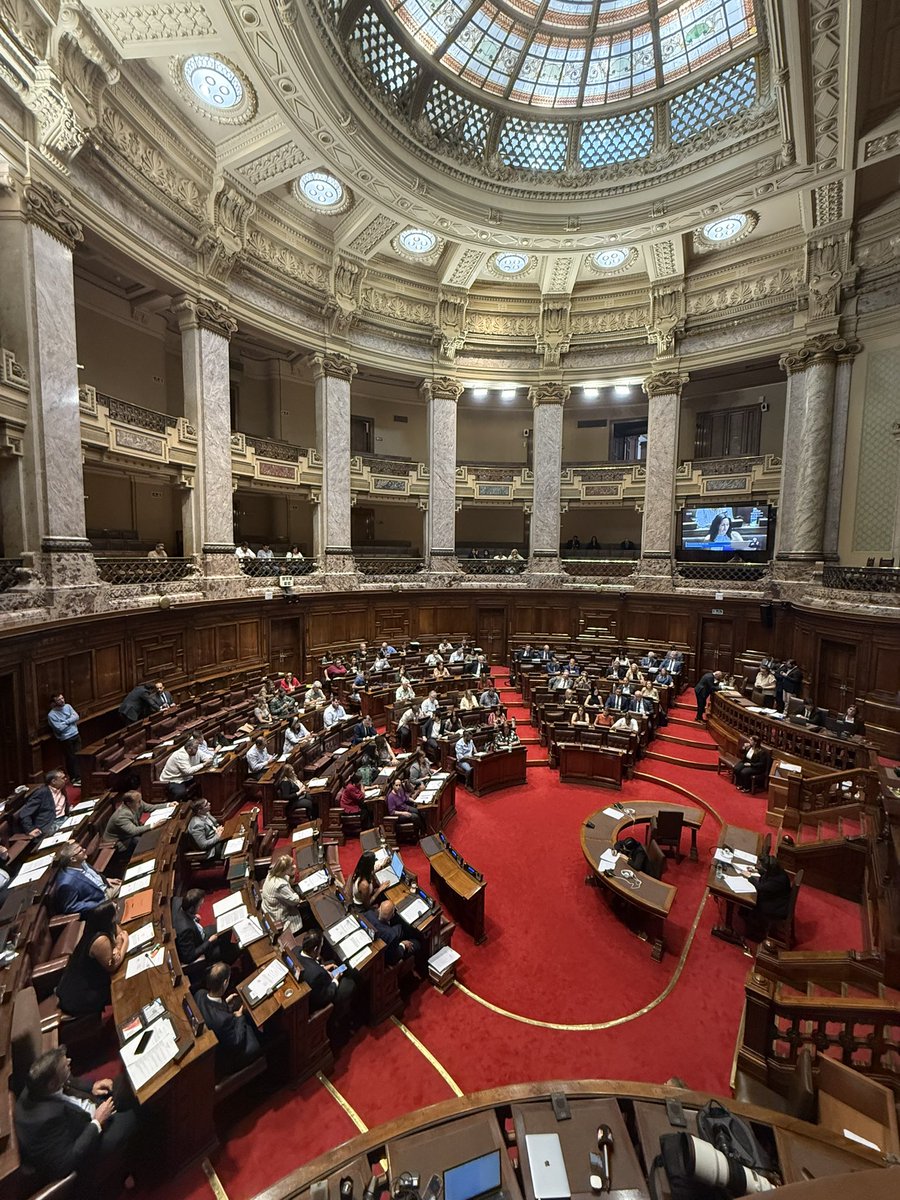 N_Albertoni's tweet photo. VOTADO 🇪🇺 | La cámara de @DiputadosUY 🇺🇾 acaba de aprobar el acuerdo #MercosurUE cumpliéndose de esta forma el último paso para ratificarlo. 

Después de varios años Uruguay concreta un paso que llevo mucho trabajo. Que comenzó con @JMaSanguinetti en los 90 y se concluyó en el gobierno de @LuisLacallePou, y hoy ratificado durante el gobierno de @OrsiYamandu. 

Bienvenida la visión de Estado para una mayor apertura internacional por la que hace años venimos trabajando. 

—-

#English | VOTED 🇪🇺 | The @DiputadosUY 🇺🇾 has just approved the #MercosurEU agreement, completing the final step required for its ratification.

After many years of work, Uruguay has taken a decisive step in a process that began under @JMaSanguinetti in the 1990s, was concluded during the administration of @LuisLacallePou, and is now ratified under the government of @OrsiYamandu.

A welcome example of long-term state vision in support of greater international openness — a goal we have been working toward for many years.

@politico 
@Bruegel_org 
@RobFrancisEU 
@CamGijs