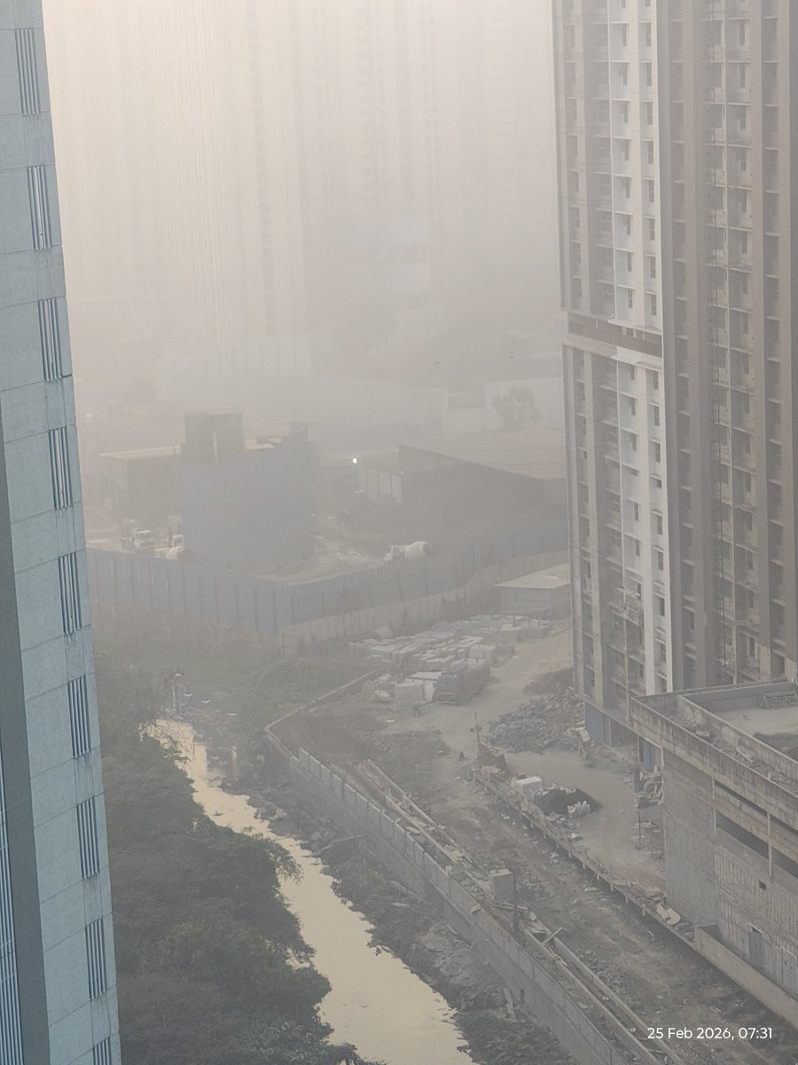 radnus1987's tweet photo. @Pankajamunde need strict action against constr sites in #Kolshet road and #Thane.#AQI has crossed 500 here.Concrete sites are operating in residential area near @Lodha #Amara.Need complete halt of construction in Thane till norms are followed. @TMCaTweetAway @CMOMaharashtra https://t.co/6eTM8ibRJl
