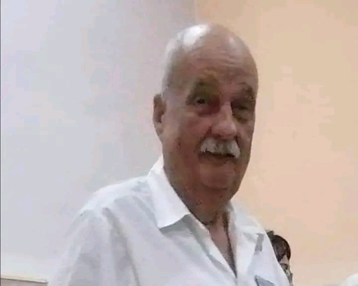 KatherineEgued's tweet photo. 🥼Profesor José Cirilo Florín.
Excelente profesional, Jefe del Servicio de Nefrología del Hospital Pediátrico Centro Habana. 
✍️ Responsable, exigente, solidario, ejemplo y con una  esmerada atención a los pequeños pacientes. 
 ¡Que orgullo!
#LaHabanaEsSalud https://t.co/EEKFm8bZDH