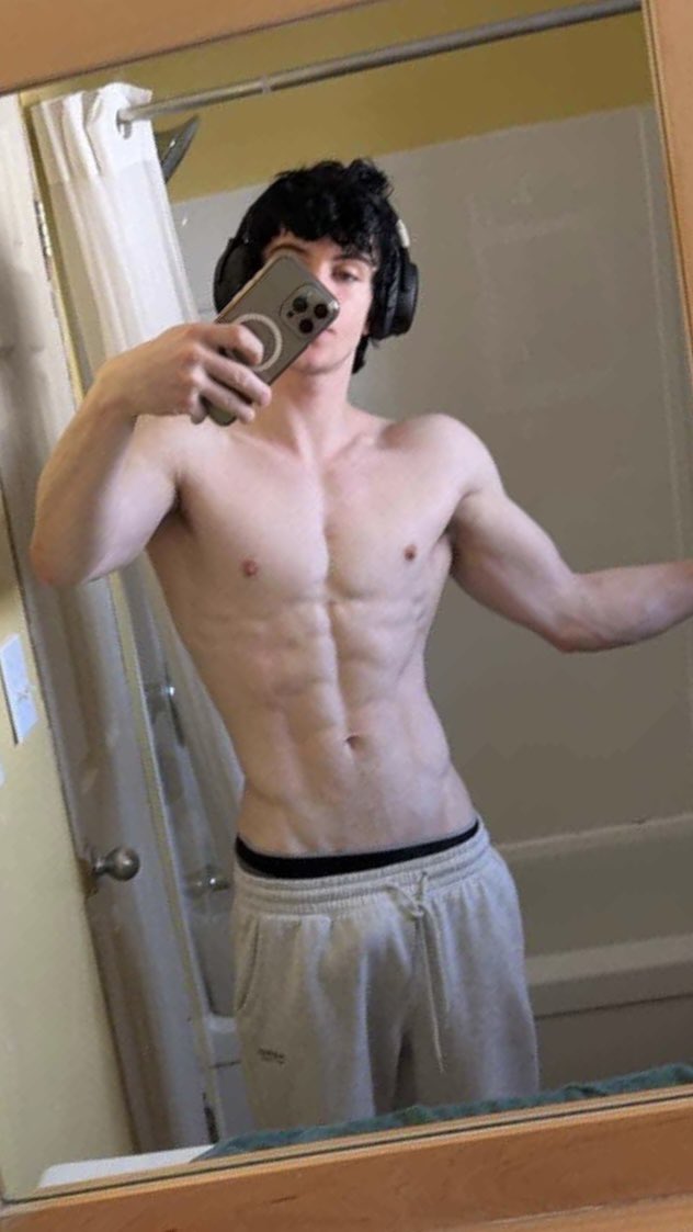 Master Alexander 👑 tweet media