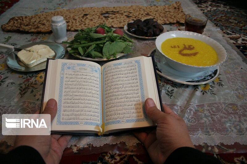 افطاری ساده در فرهنگ ما، فرصتی است تا از تجملات گرایی فاصله بگیریم و با غذاهای بومی و ساده، به یاد روزهای سخت اما پرمحبت گذشتگان بیفتیم

#افطار_ساده
#افطاری_حضرت_نرجس