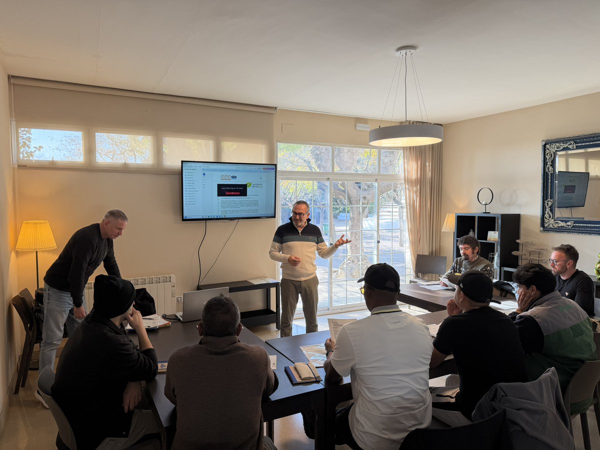 Edulònia tweet media