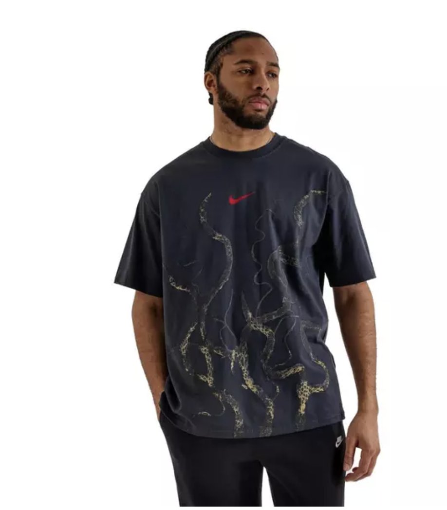 SNKR_TWITR tweet media