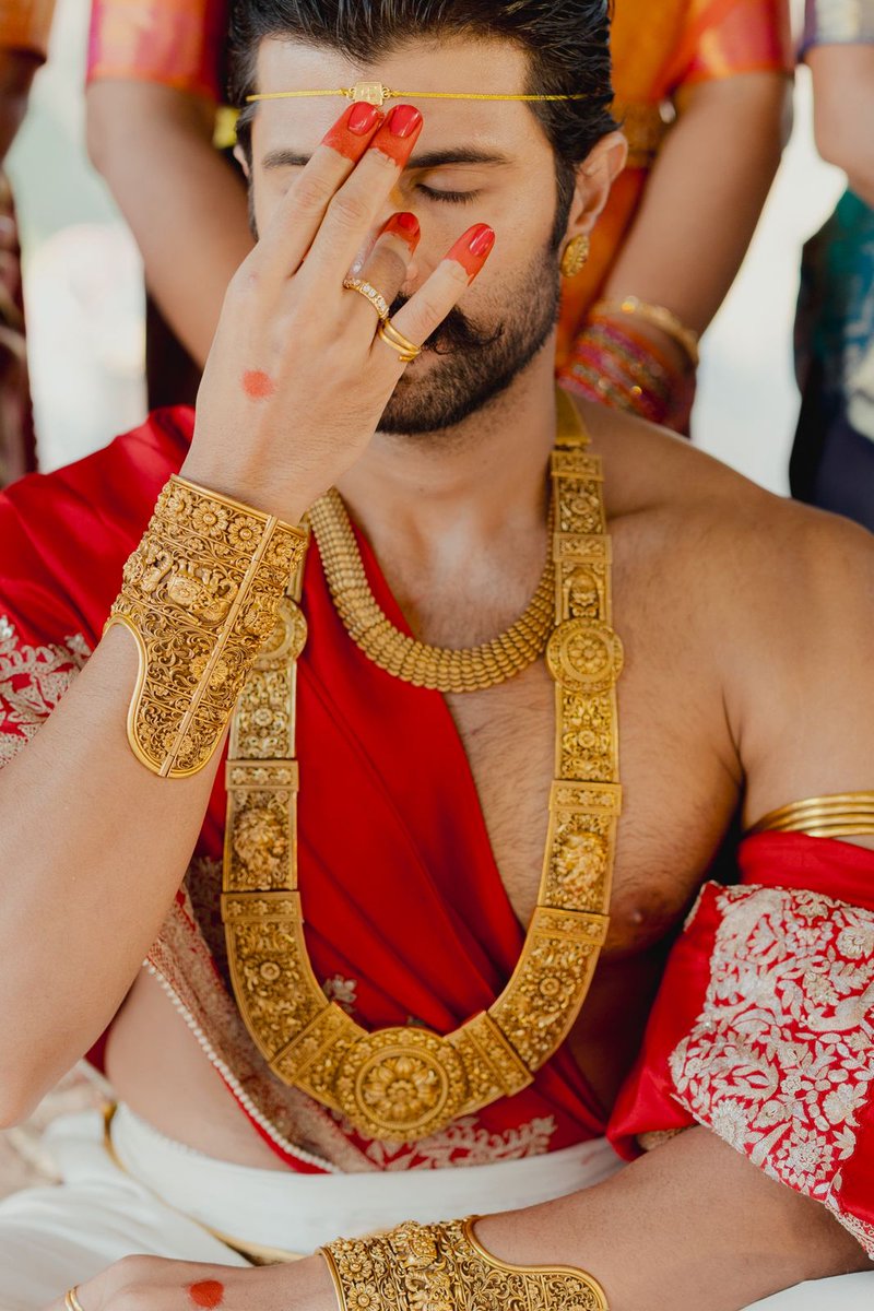 Dear_Men_Life's tweet photo. @TheDeverakonda @iamRashmika They both are looking like Hindu King and Princess.

No Nudity,
No Vulgarity,
No Westernization,
No Mockery of Hinduism.

Just Pure Culture and Aesthetics.

Rashmika And Vijay Deverakonda setting the trends. https://t.co/N8uDgyJPtE