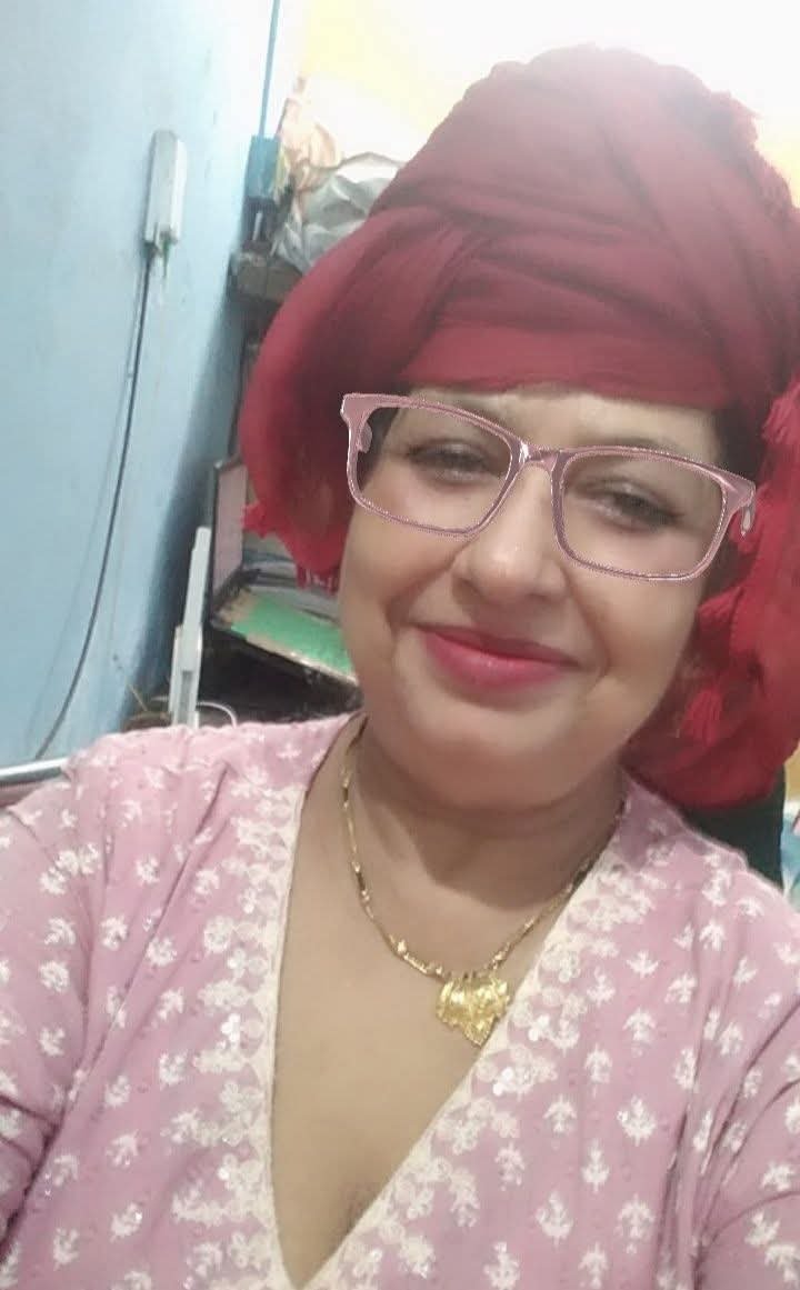 Ak dusre ko somojh na porta hai..
Serf haat pokor lena mohobbot nehi hai. .
Tumhari shokshiyot agor bhulane. ..
Is dil ko kobhi tumhari mohobbot na hoti. .
#nonfollowers #photographychallengeraphychallenge #PostViral #viralphotochallenge