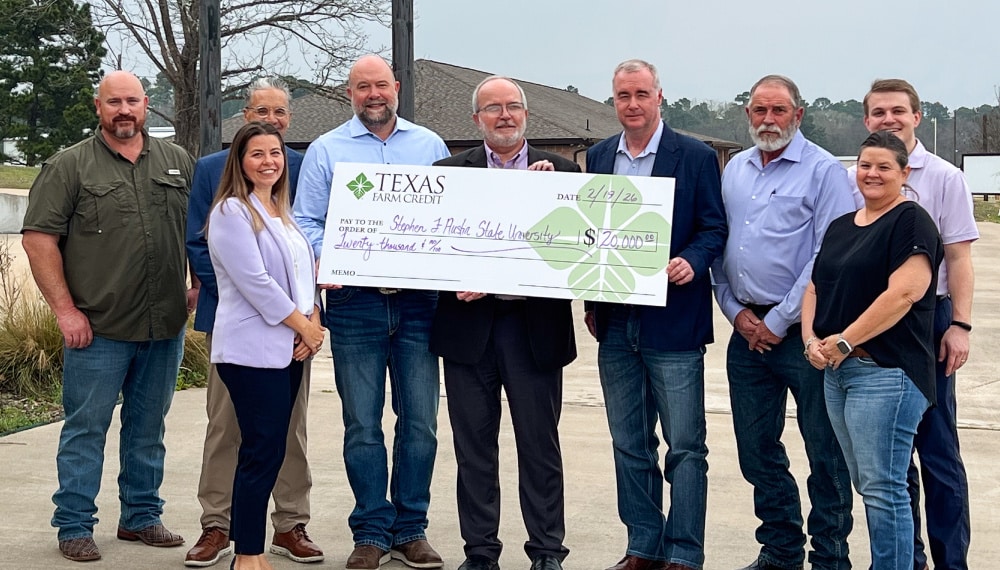 SFASU's tweet image. We are incredibly grateful to Texas Farm Credit for their generous $20,000 donation supporting SFA’s forestry and agriculture programs. 🌲🌾

This investment will fund scholarships, hands-on learning opportunities, leadership development and student travel, helping prepare the