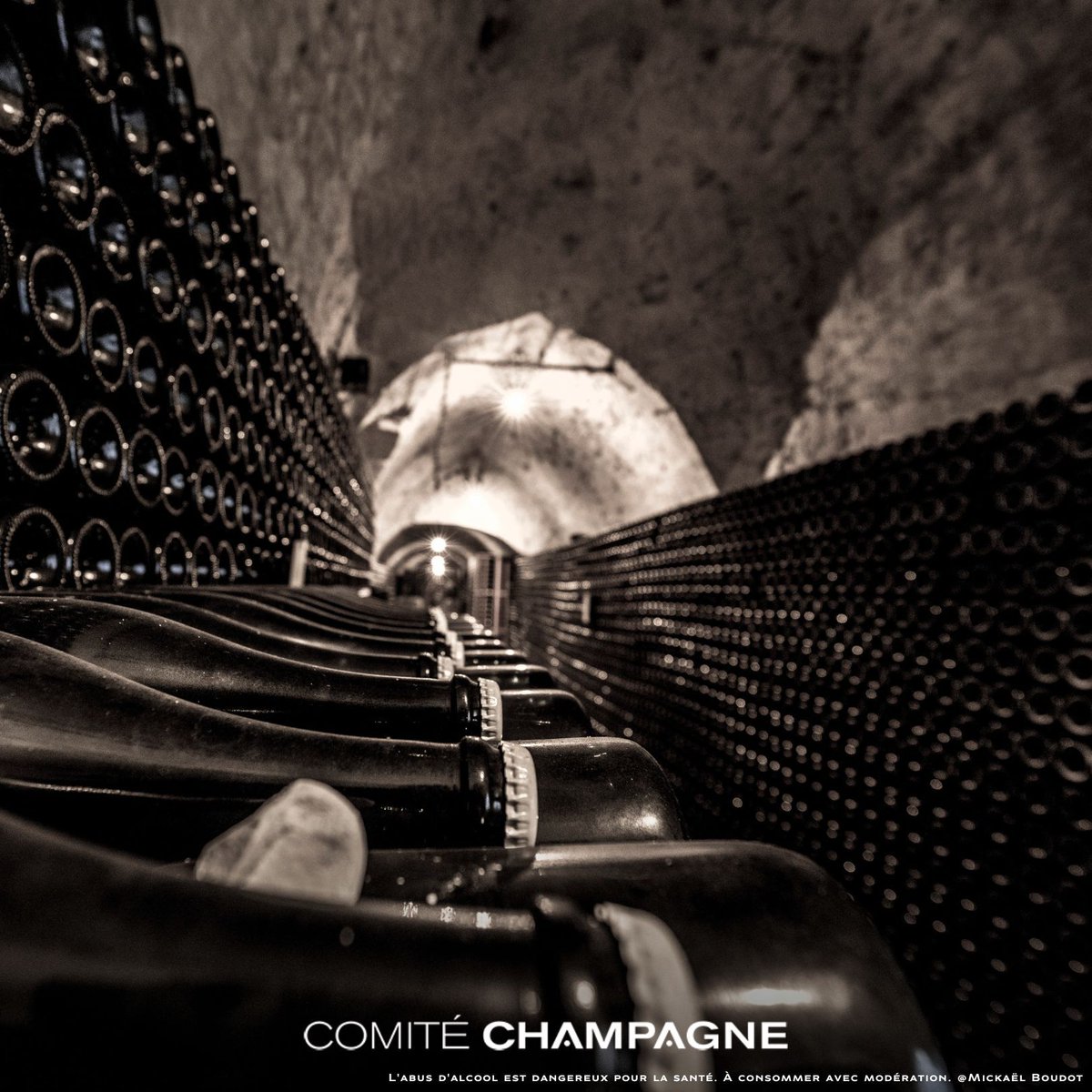 Champagne tweet media