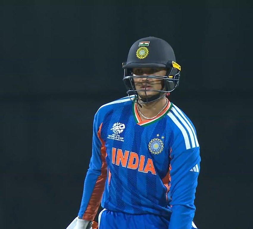 Rramantrivedi's tweet photo. आज Zimbabwe के खिलाफ India ने T20 World Cup में अब तक का सबसे बड़ा स्कोर बनाया🔥

आज भारत की शुरुआत बेहतरीन रही है सभी बल्लेबाजों ने तगड़ी बल्लेबाजी की है और स्कोर को 256 तक पहुंचा दिया।

Abhishek Sharma ने सबसे ज्यादा 55 रन और Hardik Pandya ने 50 रन बनाकर अच्छा फिनिश किया। https://t.co/dzSge7bxw2