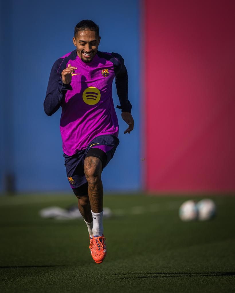 Who saw Raphinha exploding like THAT in 24/25?! 🤯 From a solid winger to a genuine world-beater with 34G/22A. One of the most satisfying transformations we've witnessed. He proved everyone wrong! #RaphinhaMagic #FCB #Culers