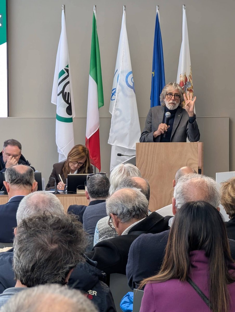 cislmarche's tweet photo. La nuova fase istituzionale nelle Marche chiama la Regione a trasformare gli indirizzi programmatici in scelte concrete per incidere su vita delle persone e del futuro sistema produttivo e sociale. Come CISL Marche, pronti a confronto costruttivo su priorità non più rinviabili. https://t.co/mrzC1ZVtOU