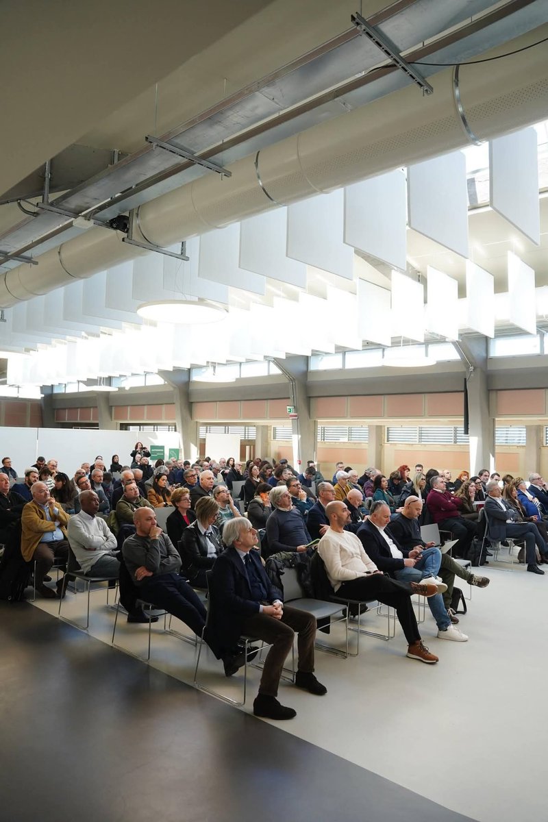 cislmarche's tweet photo. Industria, infrastrutture, formazione, welfare territoriale e riforma sanità (liste d’attesa, Case e Ospedali di comunità) al centro. Fondi europei per occupazione stabile e lavoro di qualità. Così @M_Ferracuti al Consiglio Generale CISL Marche a Fermo
Conclusioni di @grazianigio https://t.co/XDG88piZPf