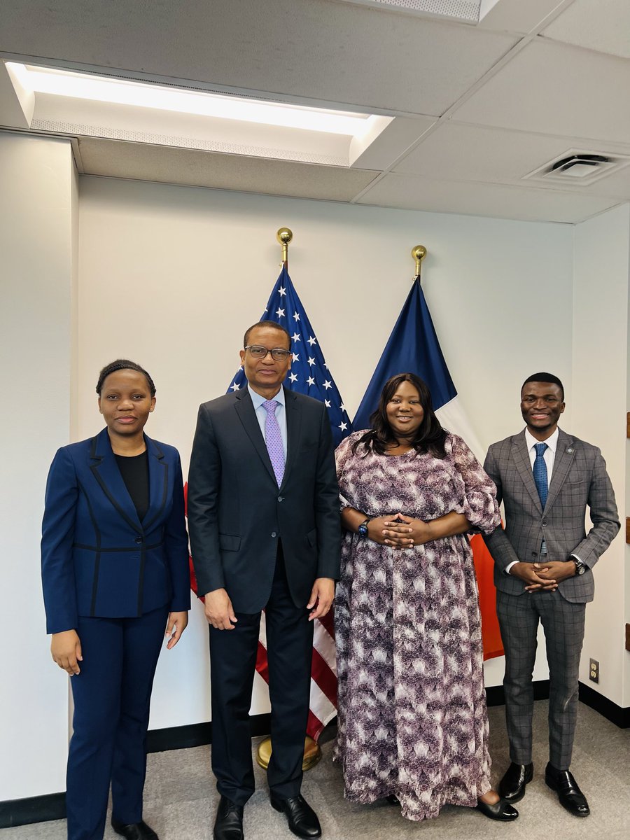 Commissioner <a href="/aissataTINL/">Aissata M.B. Camara</a> met with the  Ambassador of Mozambique to the UN to strengthen ties and explore new opportunities for collaboration with our office. She also shared her thoughts and prayers amid the devastating ongoing floods in Mozambique. #GlobalNYC #NYCAtUN