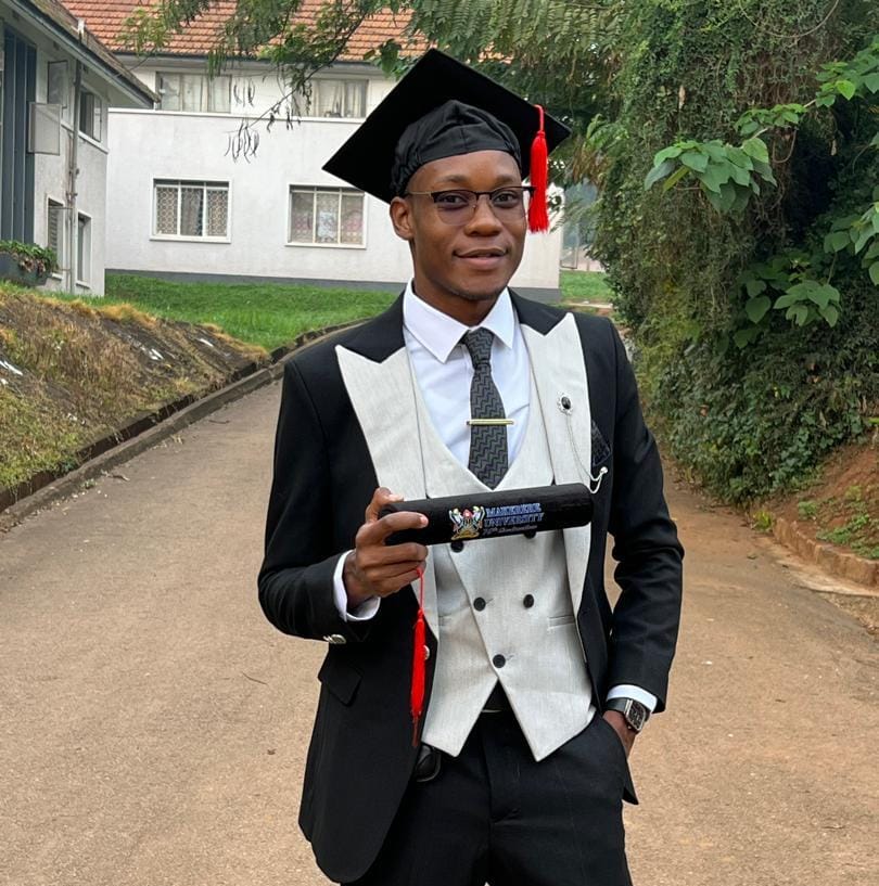 MityanaStandard's tweet photo. 🎉 CONGRATULATORY MESSAGE 🎉

We extend our heartfelt congratulations to our Old Boy, Sserumunye Martinruther, upon the successful attainment of a Bachelor of Medicine and Surgery from Makerere University.

This remarkable achievement is a testament to your hard work &amp;resilience https://t.co/fu1TKwMbys