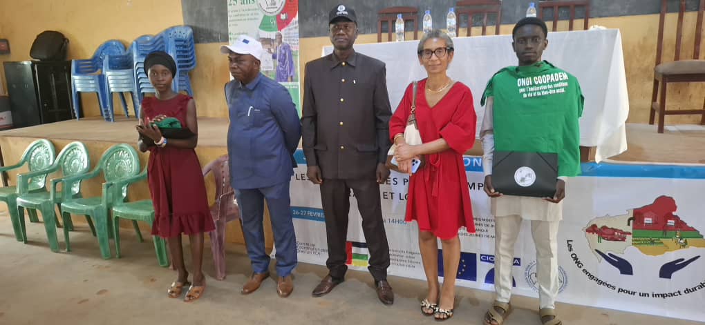 COOPADEM_RCA's tweet photo. 📍Univ de Bgui, 26/02/2026 
@COOPADEM_RCA a participé aux activités d la #JournéeMondialeDesONG pr célébrer l'impact local &amp; durable des actions d' ONG et renouveller son engagement pour 1e protection transversale intégrée et 1e #redevabilité plus inclusive d ses programmes en 🇨🇫 https://t.co/qz1bt7x0eP
