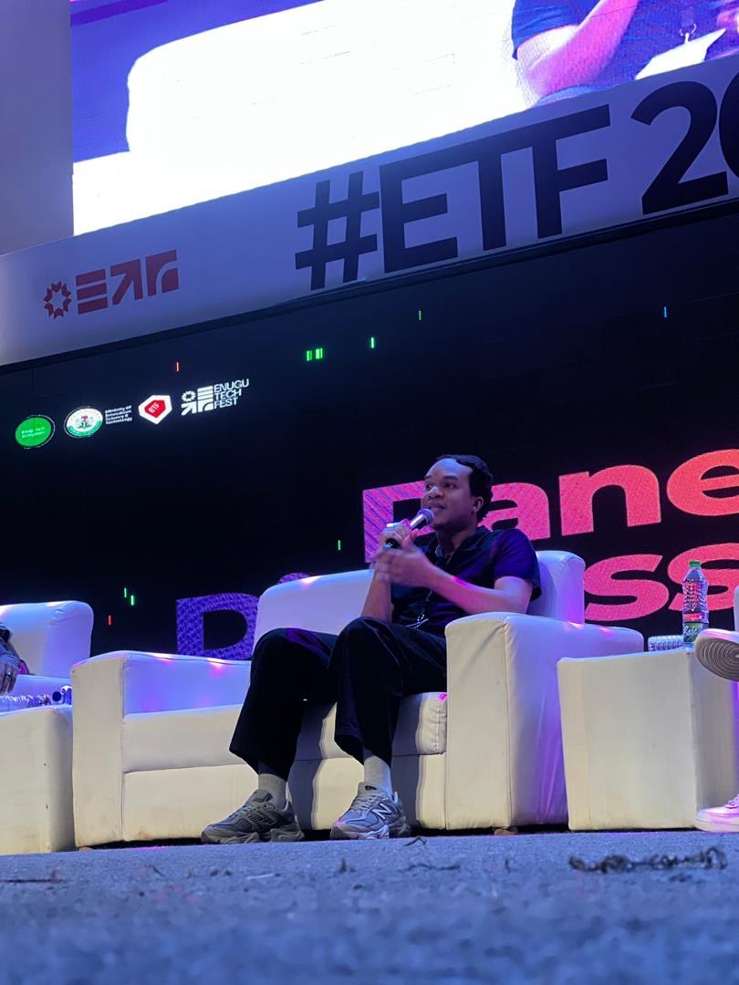 Risevest's tweet photo. We pulled up to Enugu Tech Fest, and on Day 2, the Program Director of Rise Academy spoke about something close to our hearts: how Rise Academy is shaping the tech ecosystem and creating real opportunities for youths.
The future starts here💻🌍
#ETF2026 #CoalToCode #RiseAcademy https://t.co/Hnx0HTadLF