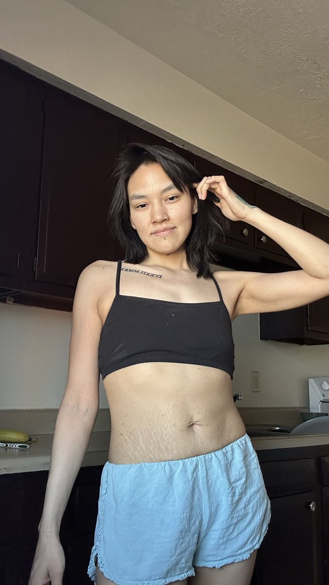 gusherxroe's tweet photo. hey evb 🙋🏻‍♀️ https://t.co/QGuazAXNK5