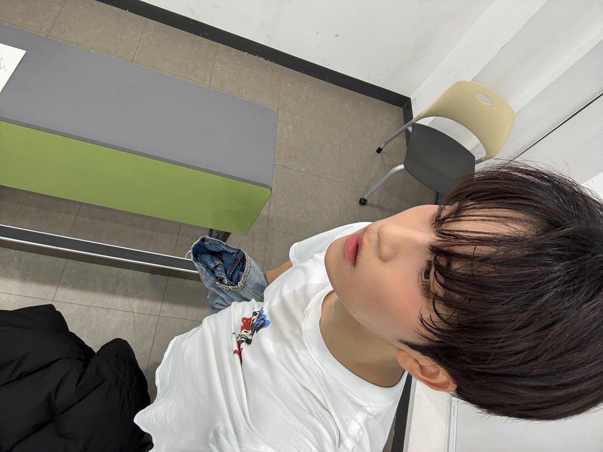 [#준우]
연세대 미래캠퍼스 다녀왔습니다아
🫶🫶

#루네이트 #LUN8 #연세대미래캠퍼스