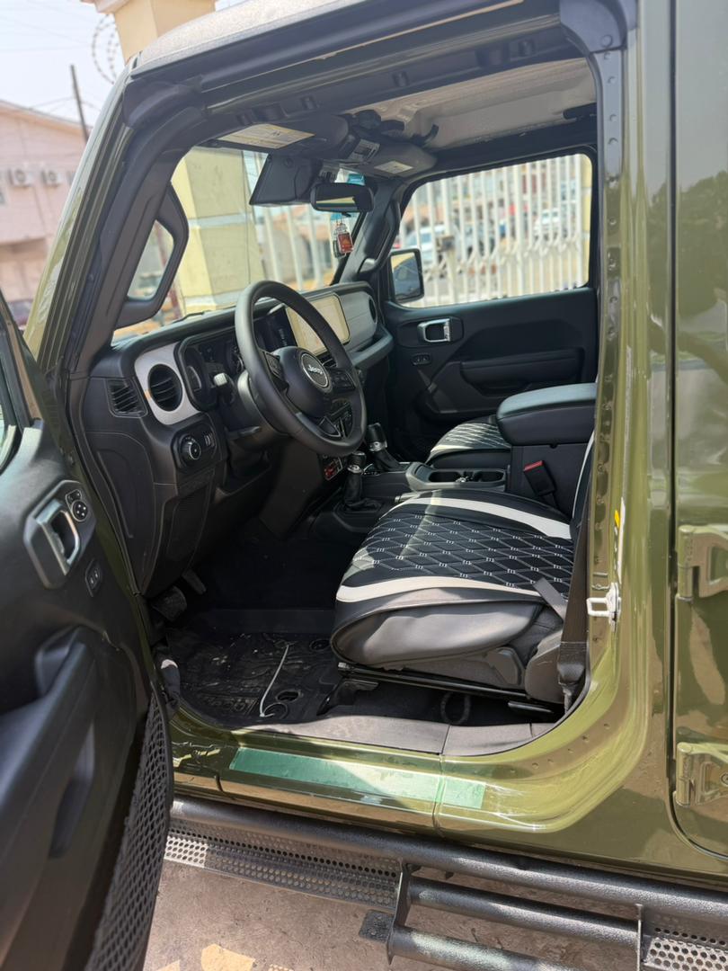 TurayAbdulia's tweet photo. FOR SALE WRANGLER WILDTRAK NEW GEN Built for adventure and serious off-road power.
2.7L Twin-Turbo V6 Engine
Advanced 4x4 capability
Rugged design with Wildtrak package
Premium interior &amp; modern tech
Road presence. Power. Lifestyle.
📩 DM for price &amp; details. Serious buyers only. https://t.co/wD2KzMDtFE