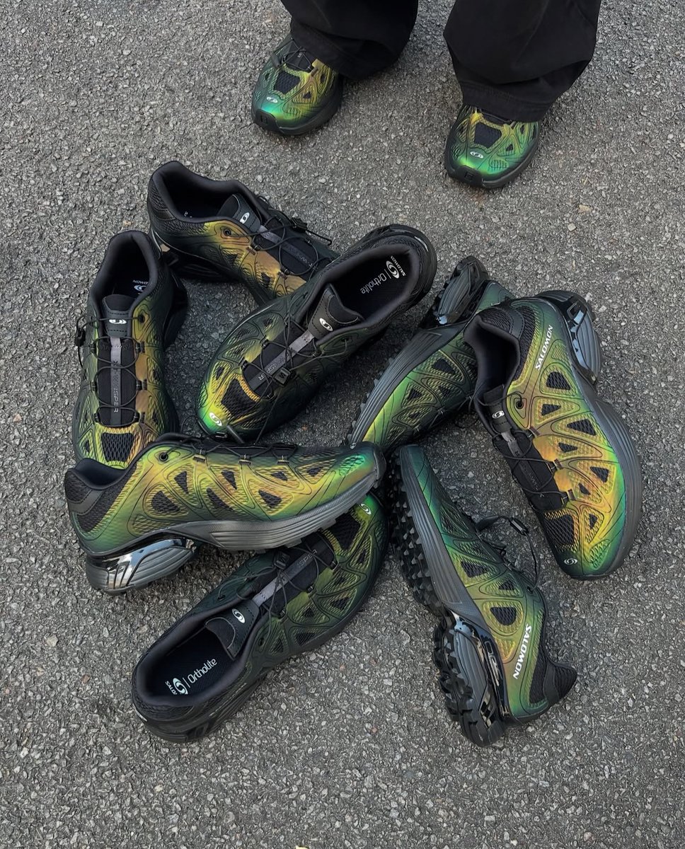CaminoTV's tweet photo. y a que salomon pour envoyer ce genre de coloris

https://t.co/aDPnyZo62y 143€ 1̶6̶0̶€̶ https://t.co/8NWbpAQIva