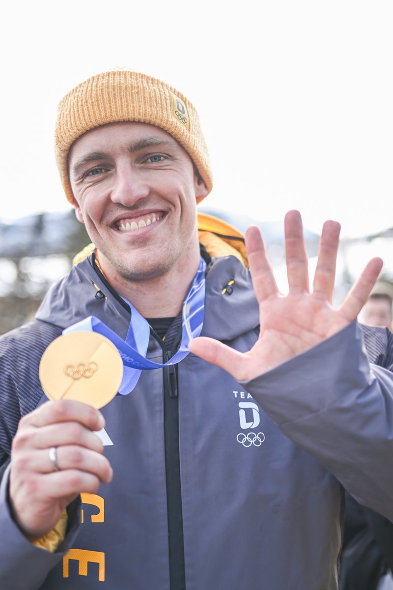 Thorsten Margis from Germany is bidding farewell to his active career as the most successful bobsleigh athlete at the Winter Olympics. ✨

Read more 📰 ibsf.org/en/news/detail…

#SlideToShine #MilanoCortina2026 #Olympics #bobsleigh