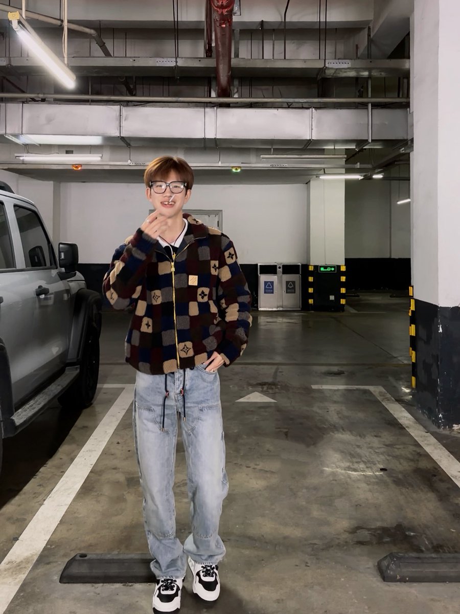 我是小洋 tweet media