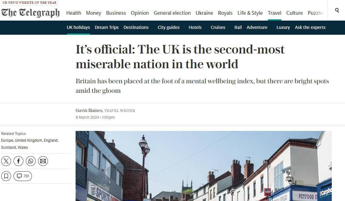 Kremlin Phone Booth tweet media