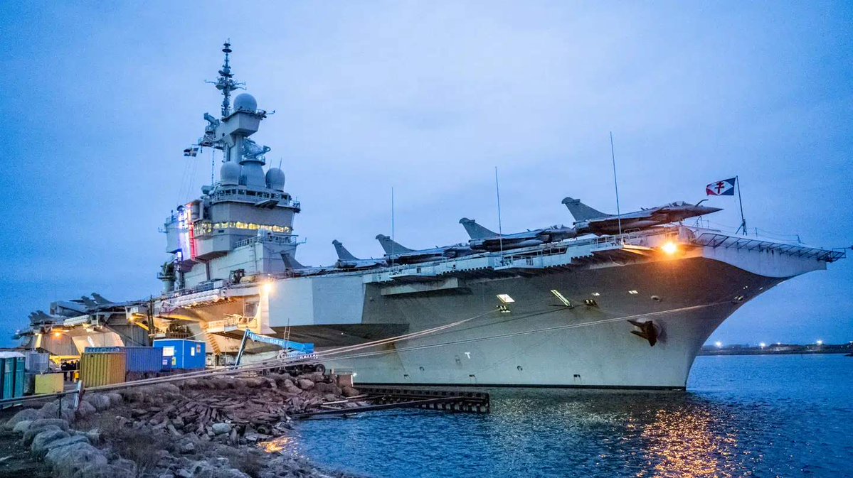 A Russian drone flew straight toward France’s flagship aircraft carrier, Charles de Gaulle, while it was sitting in Malmö, and Sweden responded the modern way: they did not fire a shot, they turned the air hostile.

According to SVT, the drone was launched from a Russian vessel