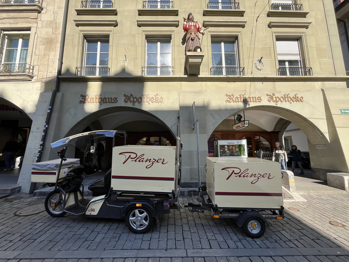 johnstontony's tweet image. Deliver-E

Swiss Kyburz e-bikes now bouncing along with @australiapost 🦘💌

#Kyburz #Planzer #Bern #Schweiz #Switzerland #Australia 🇨🇭🇦🇺