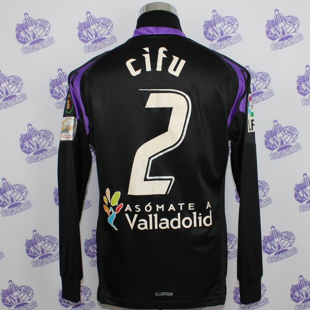 pucelashirts's tweet photo. Camiseta Real Valladolid.
Temporada 2007-2008: Puma.
3º equipación, publicidad Caja Duero.
Cifu 2. https://t.co/HprVfvDhKZ