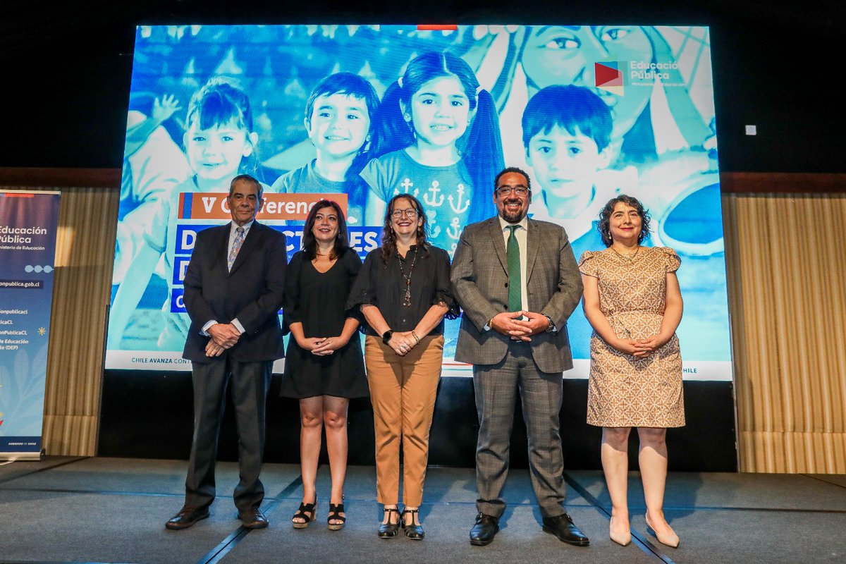 supereduc_cl's tweet photo. La superintendenta de Educación, Loreto Orellana Zarricueta, asistió hoy a la V Conferencia de directores y directoras de Servicios Locales de Educación. En la instancia participó el ministro de Educación, Nicolás Cataldo, y autoridades del sector educativo. https://t.co/L7siiVfvmK
