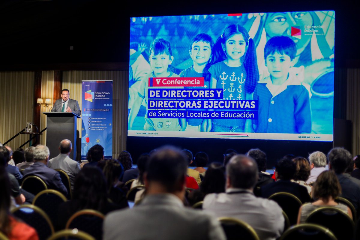 supereduc_cl's tweet photo. La superintendenta de Educación, Loreto Orellana Zarricueta, asistió hoy a la V Conferencia de directores y directoras de Servicios Locales de Educación. En la instancia participó el ministro de Educación, Nicolás Cataldo, y autoridades del sector educativo. https://t.co/L7siiVfvmK