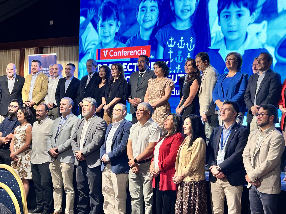 supereduc_cl's tweet photo. La superintendenta de Educación, Loreto Orellana Zarricueta, asistió hoy a la V Conferencia de directores y directoras de Servicios Locales de Educación. En la instancia participó el ministro de Educación, Nicolás Cataldo, y autoridades del sector educativo. https://t.co/L7siiVfvmK
