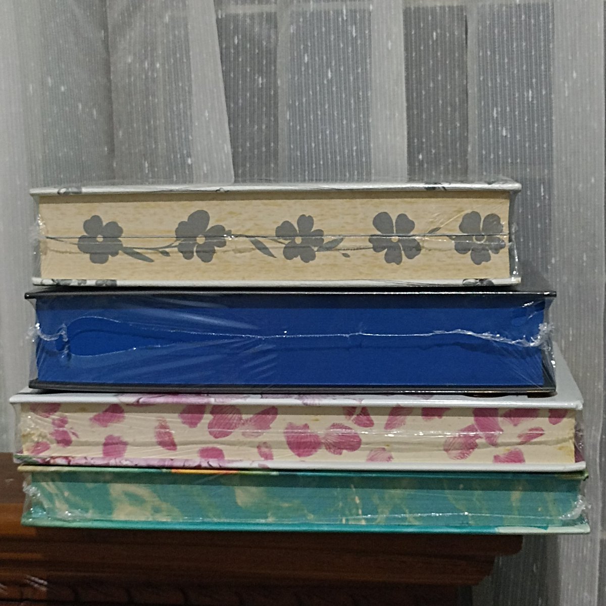 star (❁´◡`❁) tweet media