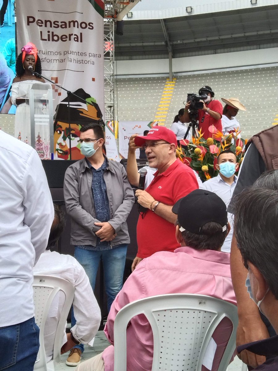 Y para los que dicen que es inteligencia artificial… <a href="/RoyBarreras/">Roy Barreras</a> ese día sumamos al liberalismo de base a la campaña del presidente Petro en la ciudad de Cali. Recuerdo muy bien ese día.