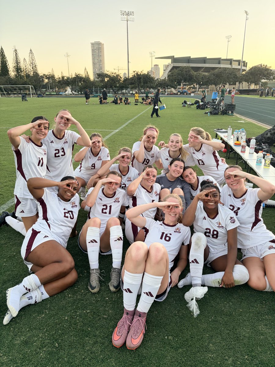 Recap! 🕺

Game vs. UofH: 0-0

BELT went to @sabrina_alexander12 for being unreal in net, making some amazing saves and keeping us in the game! 

Big thank you to @hawaiiwsoccer for the great match and hospitality!